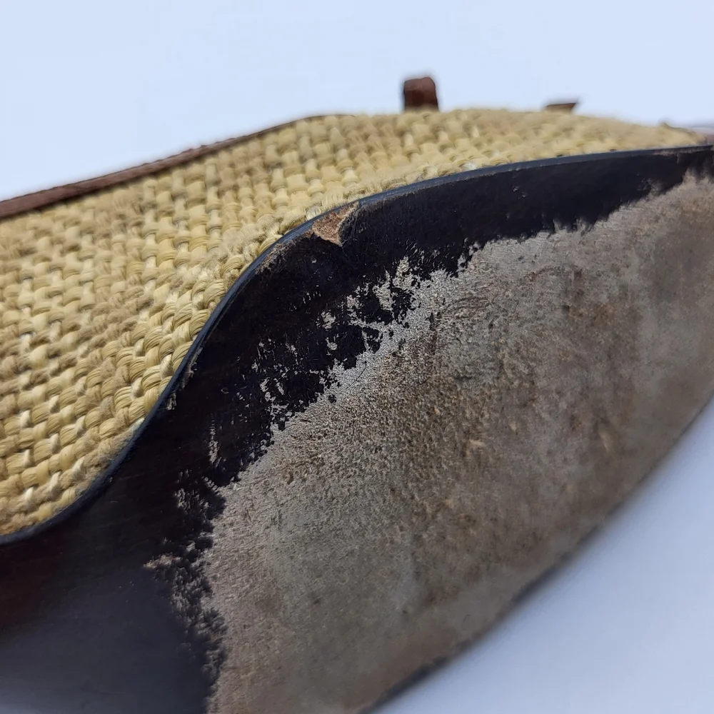 Stuart Weitzman Tan Weave Reptile Brown Trim Classic Feminine Kitten Heel - Picture 12 of 14